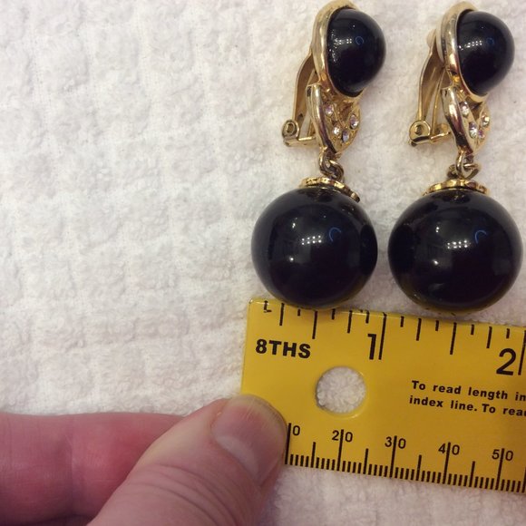 Vintage black & gold with rhinestone clip earrings - Picture 6 of 8